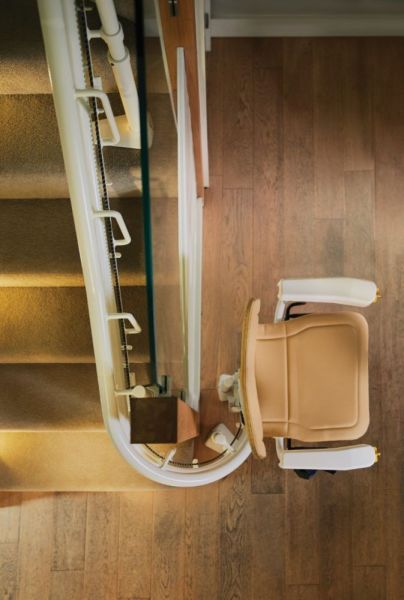 https://westernmobility.ie/wp-content/uploads/2026/07/infinity-curved-stairlift-04.jpg